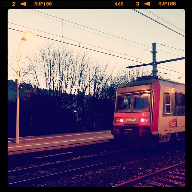 RER entrant en gare