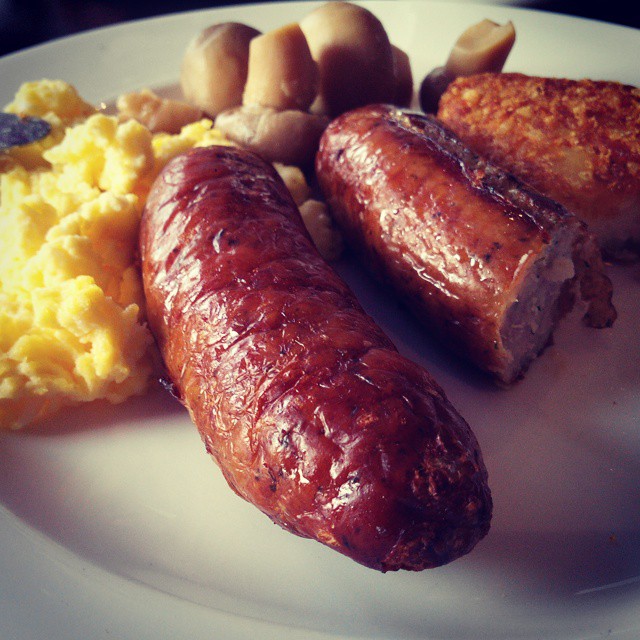 Plat saucisse purée champignons