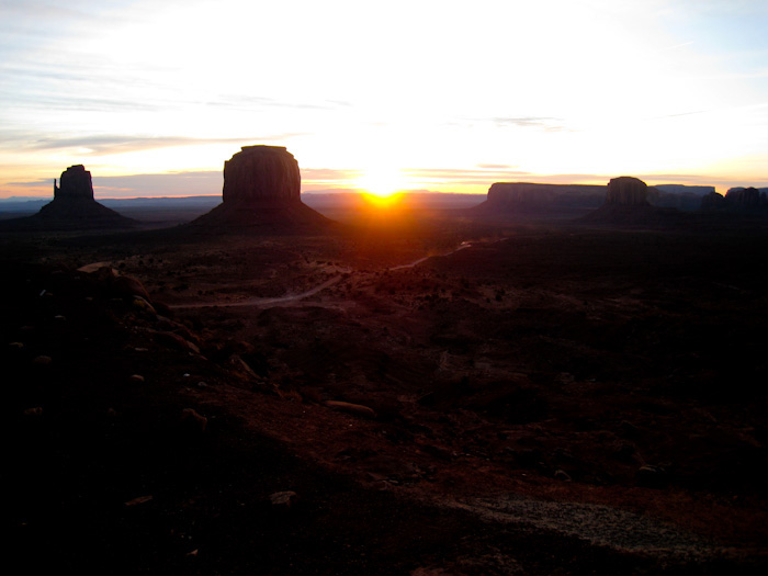 lever du soleil sur monument valley
